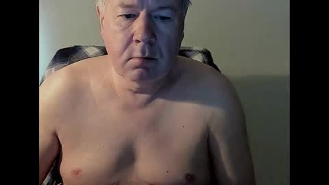 Snapshot of holgerhb53 chatting on February 9, 9:58 am Holger online show from February 9, 9:58 am