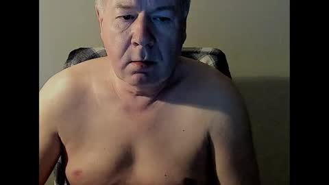 Snapshot of holgerhb53 chatting on February 9, 3:23 pm Holger online show from February 9, 3:23 pm