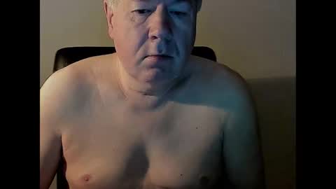 Snapshot of holgerhb53 chatting on February 11, 5:37 am Holger online show from February 11, 5:37 am