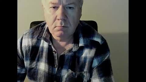 Snapshot of holgerhb53 chatting on February 11, 9:42 am Holger online show from February 11, 9:42 am