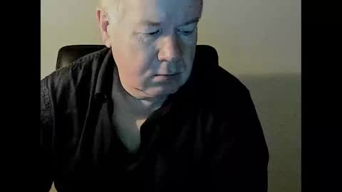 Snapshot of holgerhb53 chatting on February 14, 8:21 am Holger online show from February 14, 8:21 am