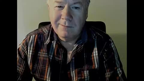 Snapshot of holgerhb53 chatting on February 22, 9:23 am Holger online show from February 22, 9:23 am