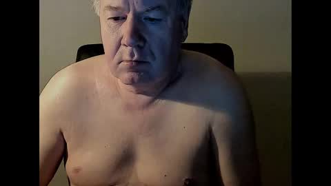 Snapshot of holgerhb53 chatting on February 28, 1:05 am Holger online show from February 28, 1:05 am