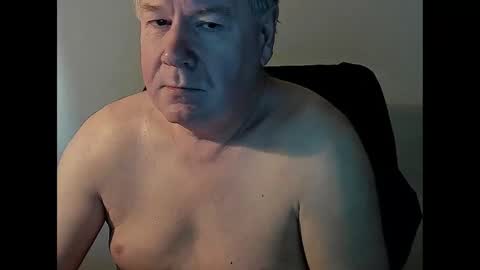 Snapshot of holgerhb53 chatting on March 3, 7:43 am Holger online show from March 3, 7:43 am