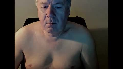 Snapshot of holgerhb53 chatting on March 4, 5:11 am Holger online show from March 4, 5:11 am