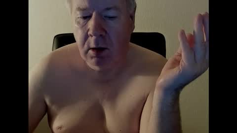 Snapshot of holgerhb53 chatting on September 27, 4:39 am Holger online show from September 27, 4:39 am