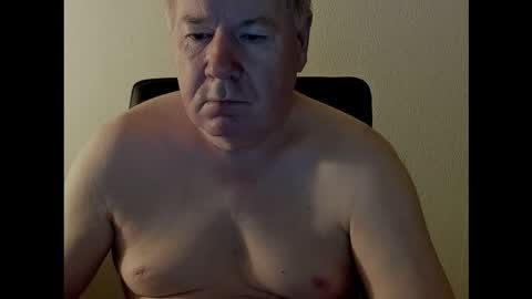 Snapshot of holgerhb53 chatting on September 28, 3:12 am Holger online show from September 28, 3:12 am