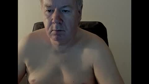 Snapshot of holgerhb53 chatting on October 2, 2:02 pm Holger online show from October 2, 2:02 pm