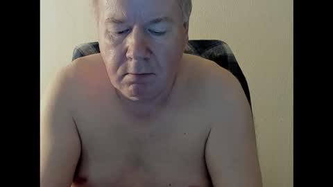 Snapshot of holgerhb53 chatting on October 10, 3:11 pm Holger online show from October 10, 3:11 pm