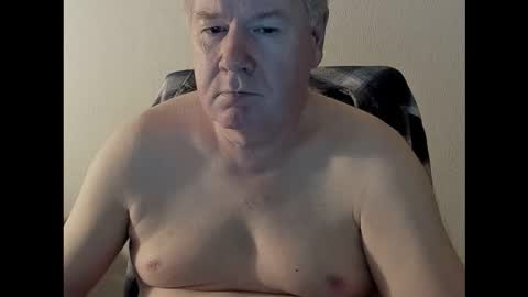 Snapshot of holgerhb53 chatting on October 24, 3:08 pm Holger online show from October 24, 3:08 pm