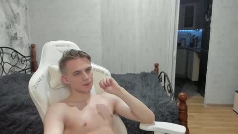 Snapshot of holiday_boys chatting on September 8, 8:41 pm Extaz Athrey Howard online show from September 8, 8:41 pm
