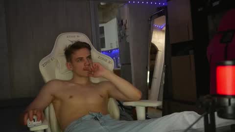 Extaz  Athrey  Howard online show from October 14, 5:14 pm