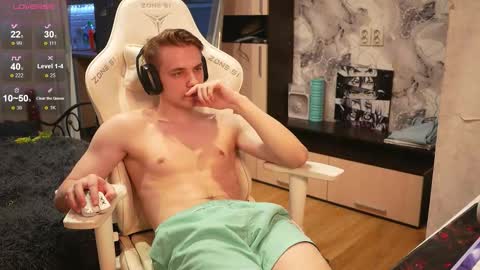 Extaz  Athrey  Howard online show from November 8, 4:45 am