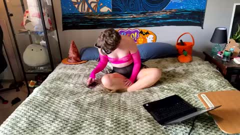 Snapshot of holiday_hoehoehoe chatting on September 21, 7:59 pm holiday_hoehoehoe online show from September 21, 7:59 pm