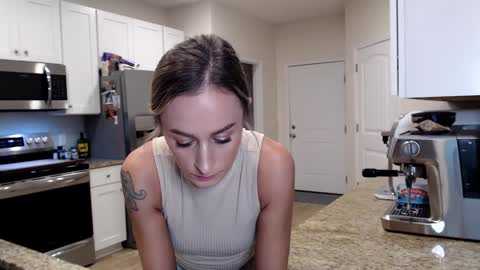 Holi Hurricane online show from October 3, 3:03 am