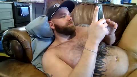 Snapshot of hollemanjustin99 chatting on October 21, 3:24 pm Jjjmoney93 online show from October 21, 3:24 pm