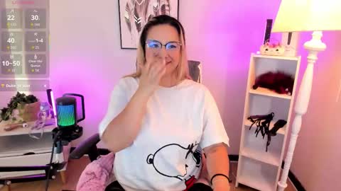 Hollie online show from March 31, 12:16 pm