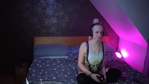 holliesdollies90 online show from February 26, 7:46 pm
