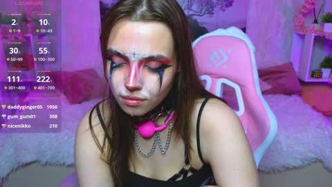 Snapshot of hollisbelch chatting on December 9, 8:12 pm Lux online show from December 9, 8:12 pm