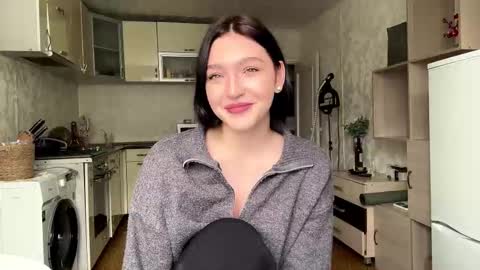 Snapshot of hollisguerrette chatting on February 24, 5:27 am Sofia online show from February 24, 5:27 am