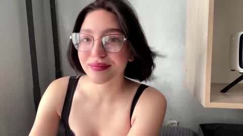 Snapshot of hollisguerrette chatting on March 5, 5:14 am Sofia online show from March 5, 5:14 am