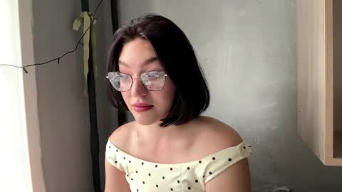 Snapshot of hollisguerrette chatting on March 28, 5:18 am Sofia online show from March 28, 5:18 am