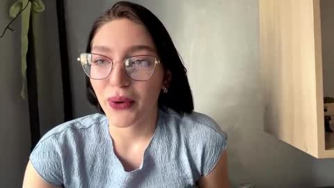 Snapshot of hollisguerrette chatting on April 3, 5:27 am Sofia online show from April 3, 5:27 am