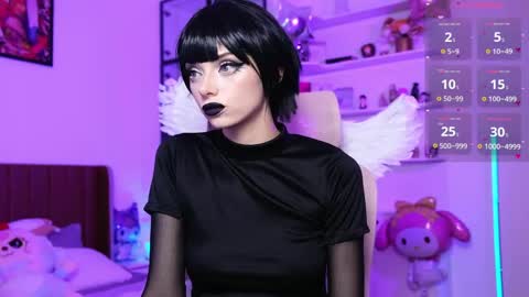 Holli online show from May 22, 12:11 pm