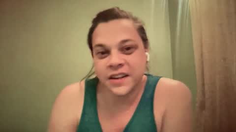 Hollys Drive threw Side Of CB. online show from December 22, 7:49 am