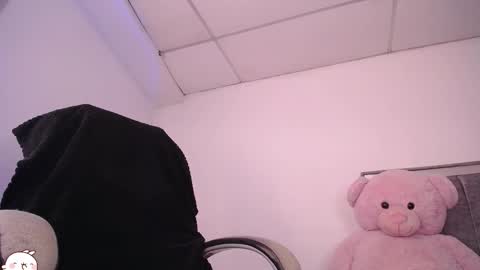 holly_16 online show from November 6, 8:54 pm