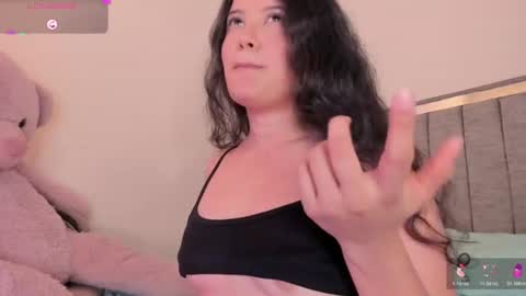 holly_16 online show from July 1, 12:56 am