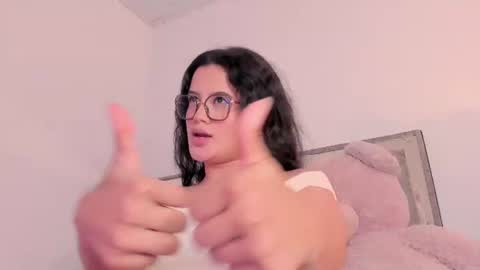holly_16 online show from July 16, 12:38 am
