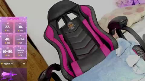   online show from October 15, 2:39 pm