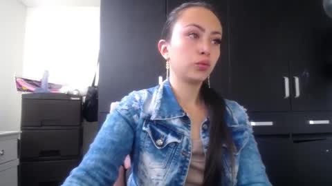 Holly online show from January 18, 6:01 pm