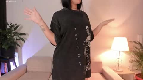 Snapshot of holly_velvett chatting on March 15, 3:45 am holly online show from March 15, 3:45 am