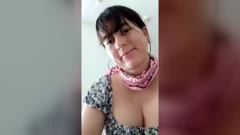 Snapshot of holly_velvett chatting on August 1, 6:51 pm holly online show from August 1, 6:51 pm