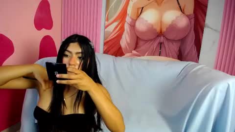 Snapshot of holly_watson_ chatting on July 1, 3:30 am Holly Wastson online show from July 1, 3:30 am
