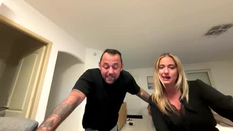 hollyandelon online show from February 3, 10:15 pm