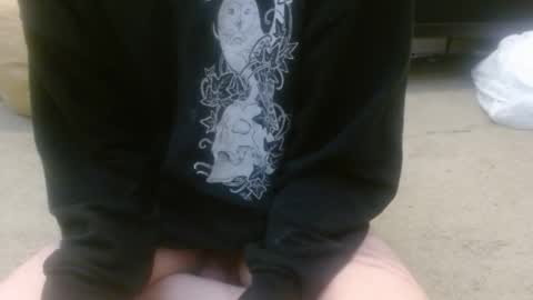 Holly Hawkes online show from October 16, 1:39 am