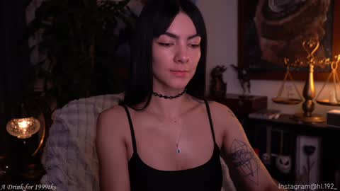Snapshot of hollylinder_ chatting on February 2, 5:10 am Holly Linder online show from February 2, 5:10 am