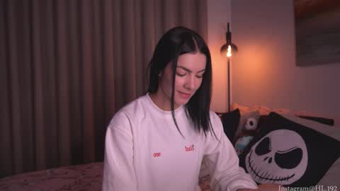 Holly Linder online show from October 2, 1:23 am