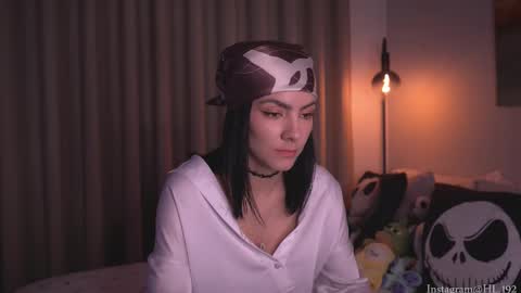 Holly Linder online show from October 5, 2:10 am