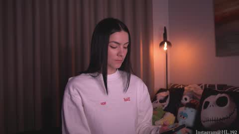 Holly Linder online show from October 16, 2:01 am