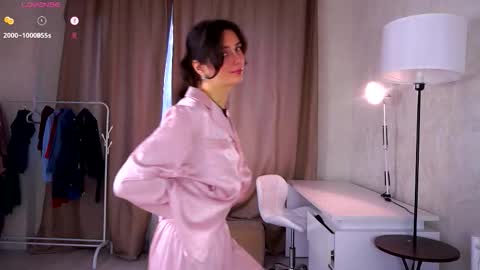 Snapshot of hollymonica chatting on October 6, 5:16 am Delly online show from October 6, 5:16 am