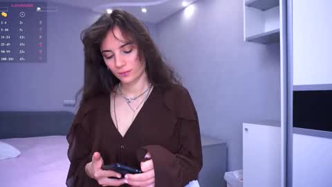 Snapshot of hollymonica chatting on March 19, 5:44 am Delly online show from March 19, 5:44 am