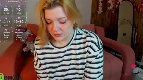 Holly online show from April 12, 1:32 am