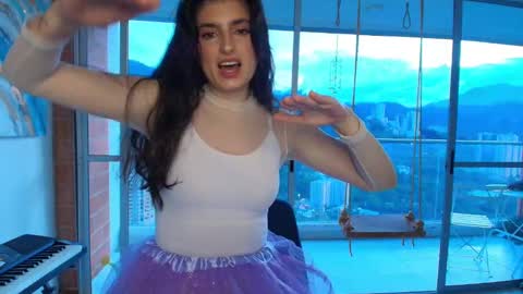 hollyshit_ online show from October 2, 10:50 pm