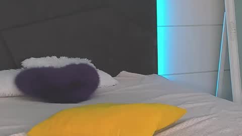 HollyTaillor online show from November 7, 2:17 pm