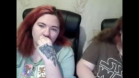 HollyXEva online show from February 7, 6:00 pm