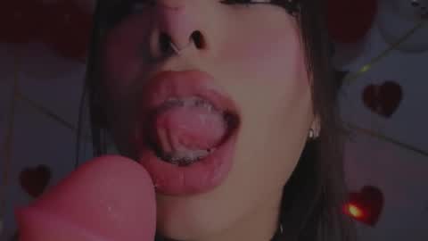 Snapshot of hollyxx_ chatting on February 16, 4:36 pm holly online show from February 16, 4:36 pm